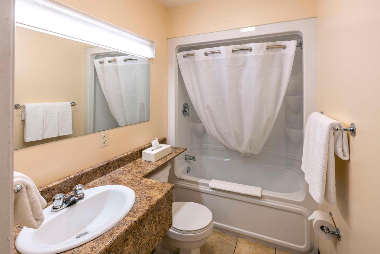 Econolodge Miramichi Esterno foto